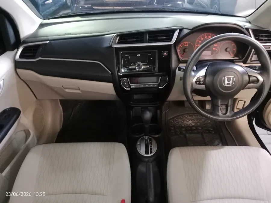 Foto Mobil Bekas Dashboard Honda Brio 1.2 Satya E tahun 2018