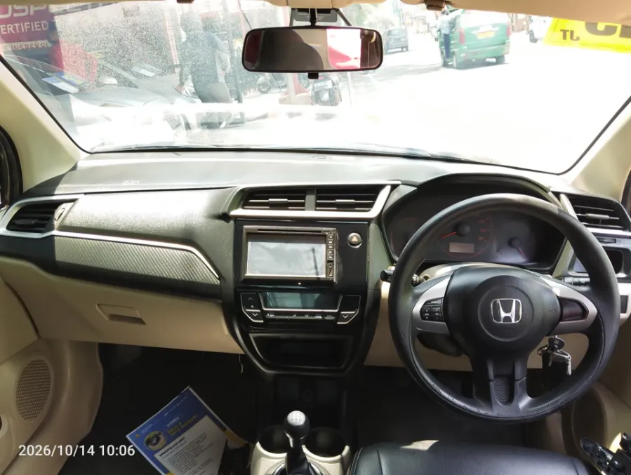Foto Mobil Bekas Dashboard Honda Brio 1.2 Satya E tahun 2018
