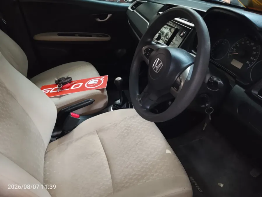 Foto Mobil Bekas Kabin Depan Honda Brio 1.2 Satya E tahun 2018