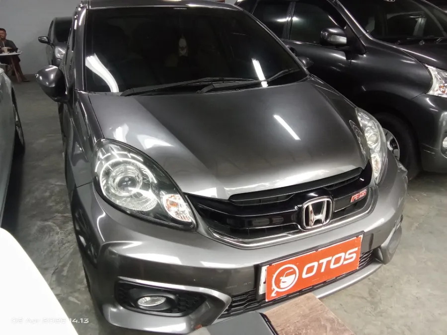 Foto Mobil Bekas Kanan Depan Honda Brio 1.2 Satya E tahun 2018