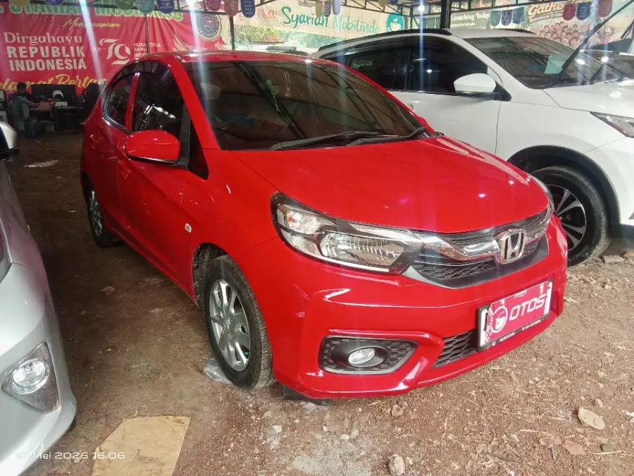 Foto Mobil Bekas Kanan Depan Honda Brio 1.2 Satya E tahun 2018