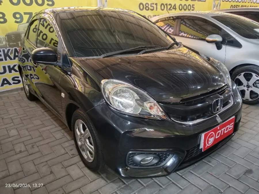 Foto Mobil Bekas Kanan Depan Honda Brio 1.2 Satya E tahun 2018