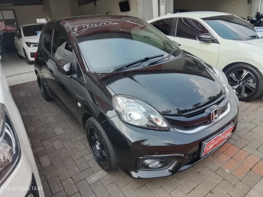 Foto Mobil Bekas Kanan Depan Honda Brio 1.2 Satya E tahun 2018