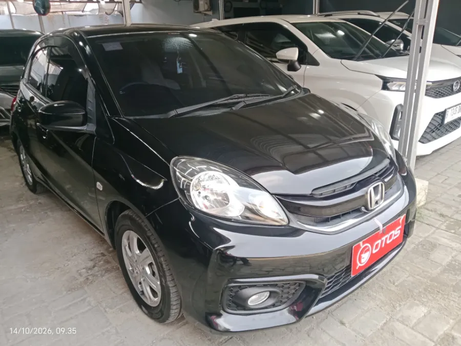 Foto Mobil Bekas Kanan Depan Honda Brio 1.2 Satya E tahun 2018
