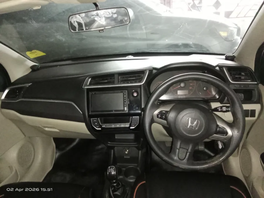 Foto Mobil Bekas Dashboard Honda Brio 1.2 Satya E tahun 2019