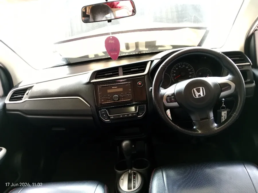 Foto Mobil Bekas Dashboard Honda Brio 1.2 Satya E tahun 2019