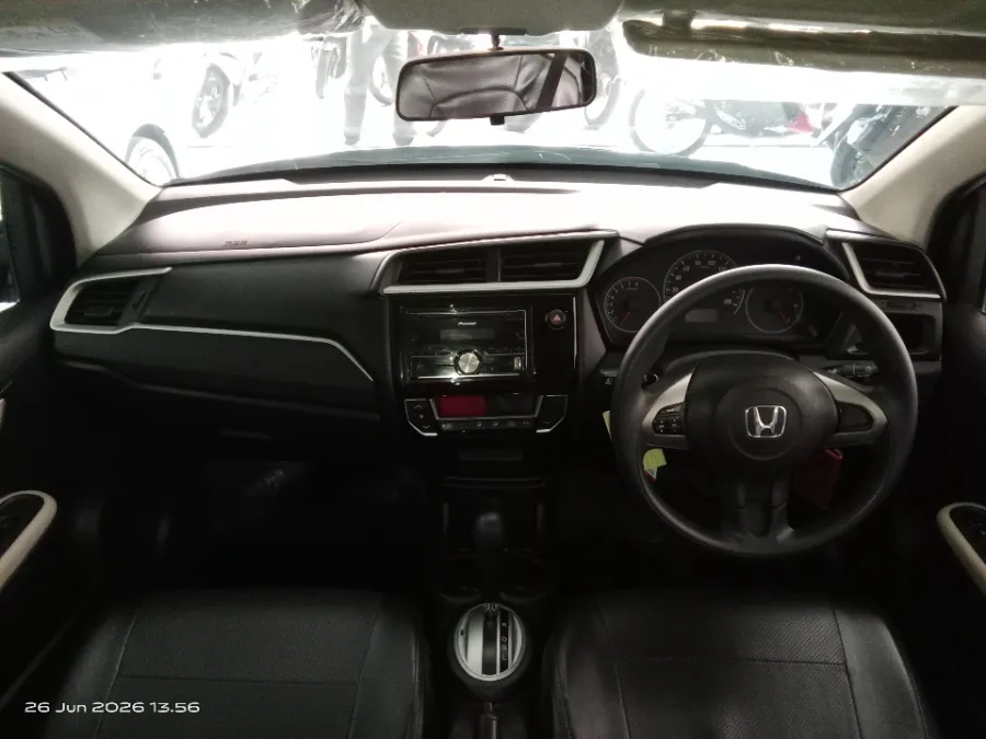 Foto Mobil Bekas Dashboard Honda Brio 1.2 Satya E tahun 2019