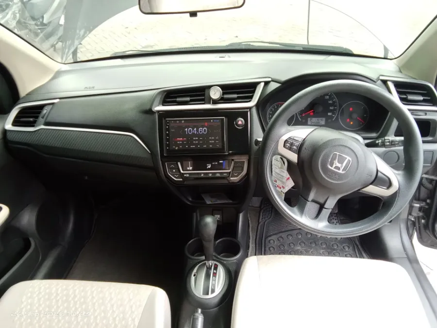 Foto Mobil Bekas Dashboard Honda Brio 1.2 Satya E tahun 2019