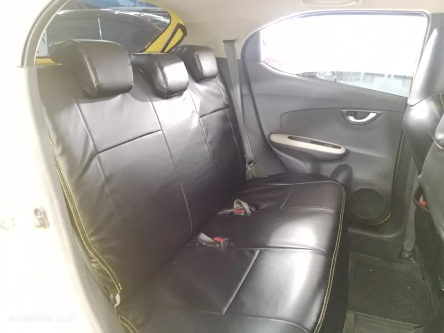 Foto Mobil Bekas Kabin Belakang Honda Brio 1.2 Satya E tahun 2019