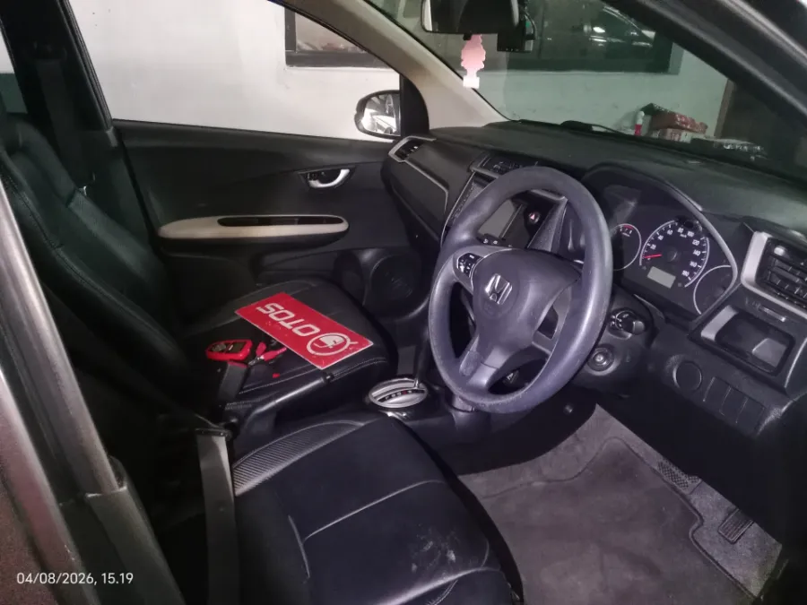 Foto Mobil Bekas Kabin Depan Honda Brio 1.2 Satya E tahun 2019