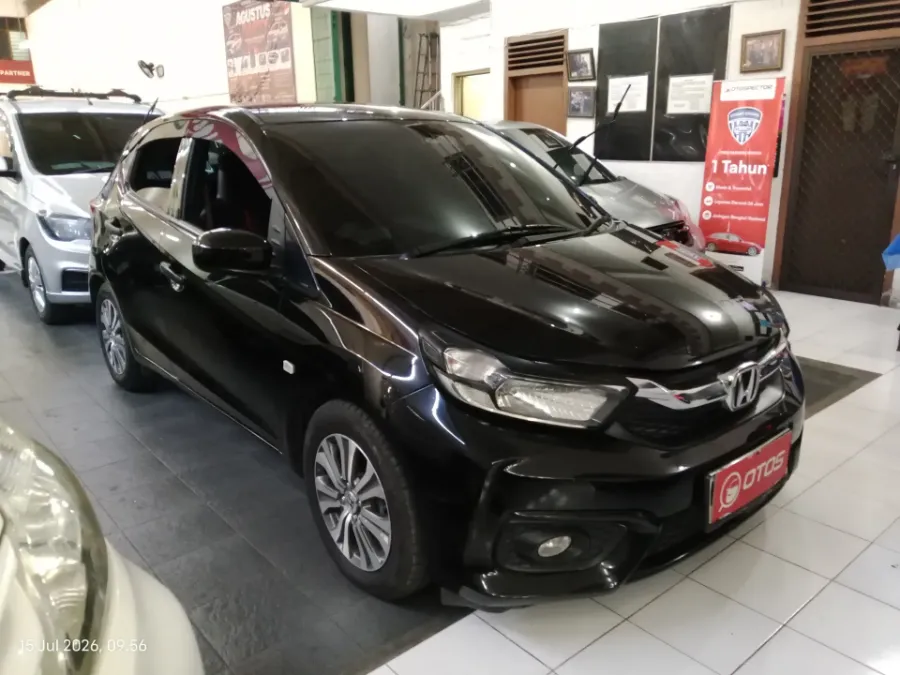 Foto Mobil Bekas Kanan Depan Honda Brio 1.2 Satya E tahun 2019