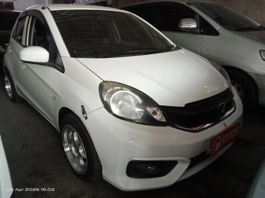 Foto Mobil Bekas Kanan Depan Honda Brio 1.2 Satya E tahun 2019