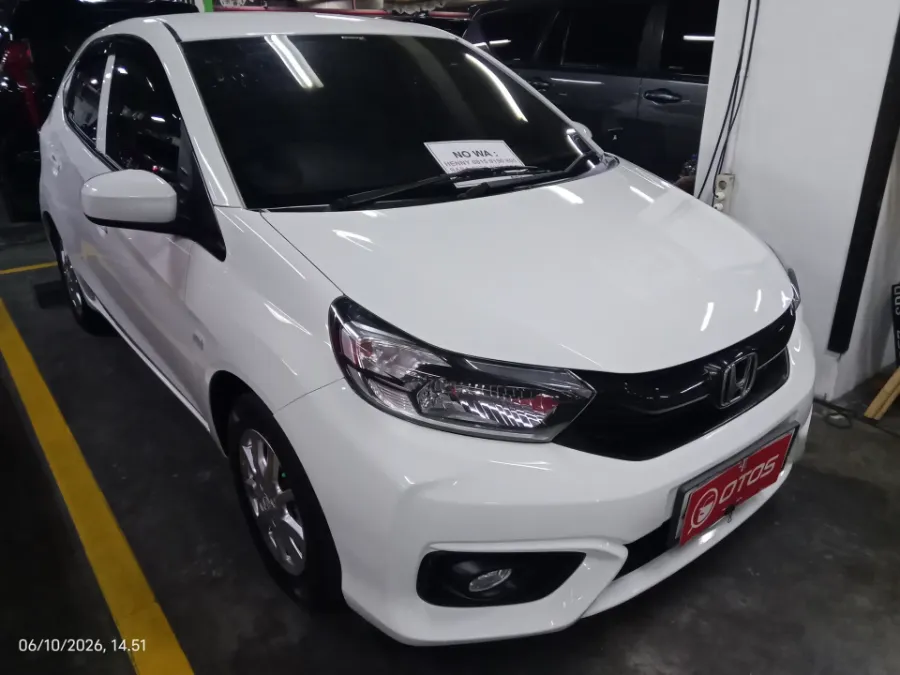 Foto Mobil Bekas Kanan Depan Honda Brio 1.2 Satya E tahun 2019