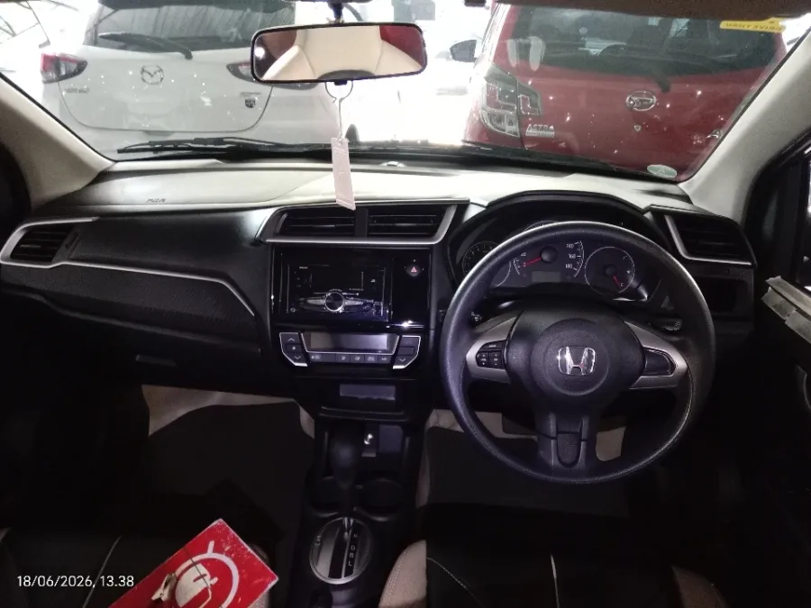 Foto Mobil Bekas Dashboard Honda Brio 1.2 Satya E tahun 2020