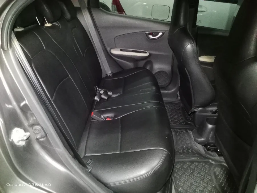 Foto Mobil Bekas Kabin Belakang Honda Brio 1.2 Satya E tahun 2020