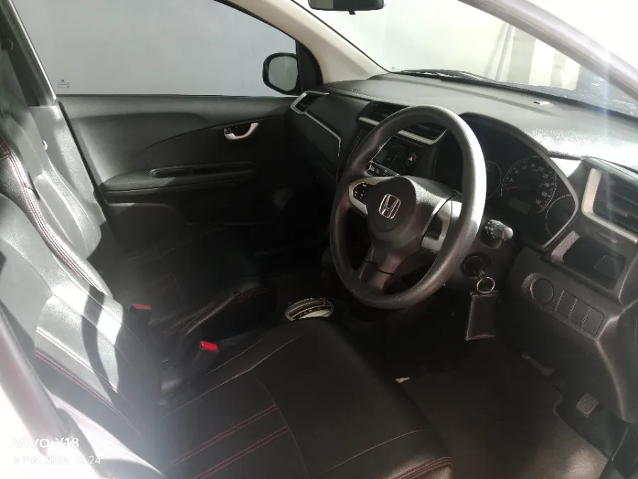 Foto Mobil Bekas Kabin Depan Honda Brio 1.2 Satya E tahun 2020