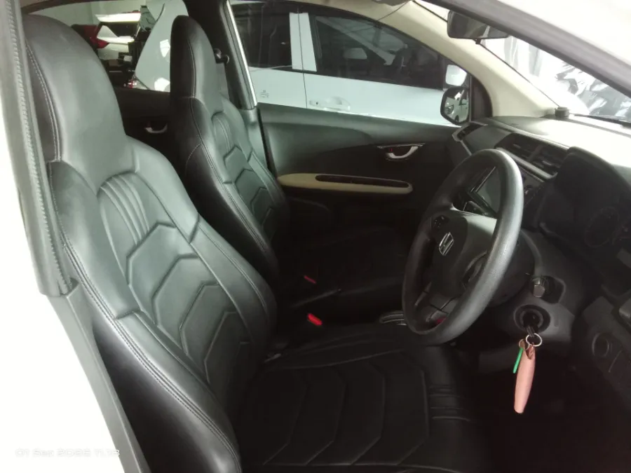 Foto Mobil Bekas Kabin Depan Honda Brio 1.2 Satya E tahun 2020