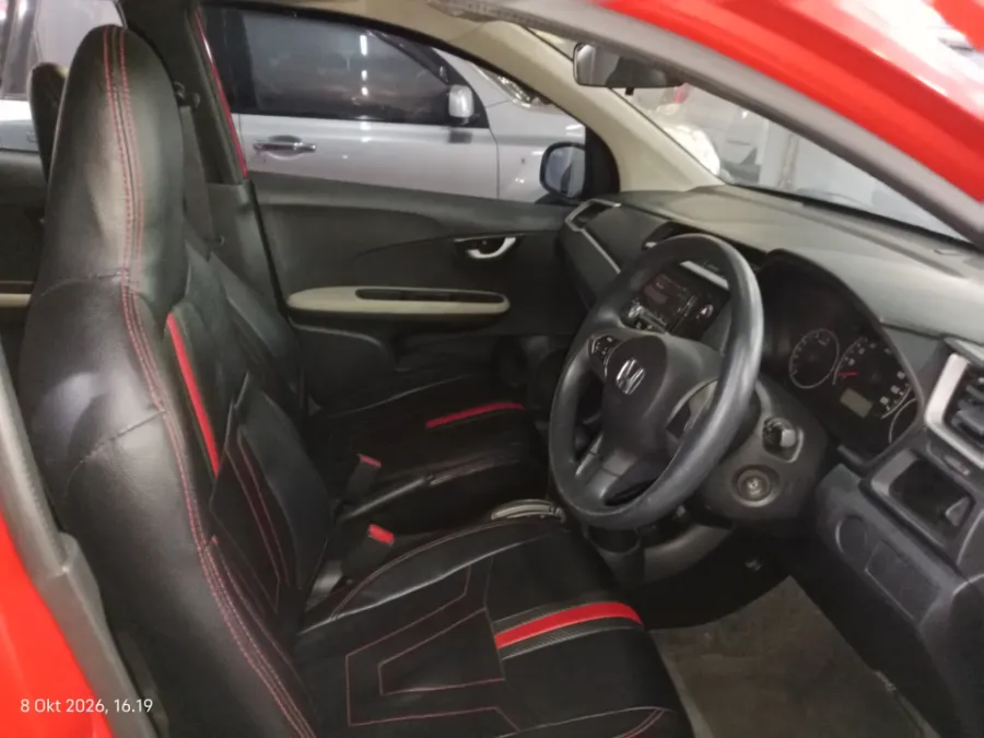Foto Mobil Bekas Kabin Depan Honda Brio 1.2 Satya E tahun 2020