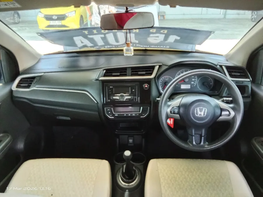 Foto Mobil Bekas Dashboard Honda Brio 1.2 Satya E tahun 2021