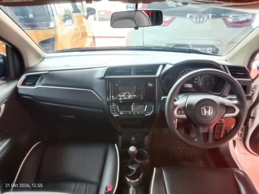 Foto Mobil Bekas Dashboard Honda Brio 1.2 Satya E tahun 2021