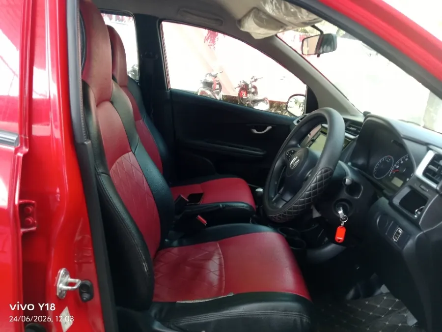 Foto Mobil Bekas Kabin Depan Honda Brio 1.2 Satya E tahun 2021