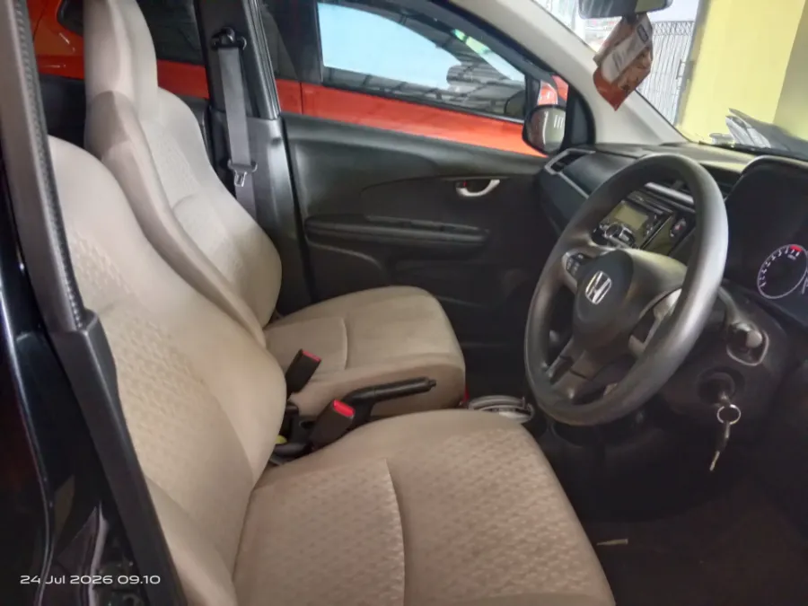 Foto Mobil Bekas Kabin Depan Honda Brio 1.2 Satya E tahun 2021