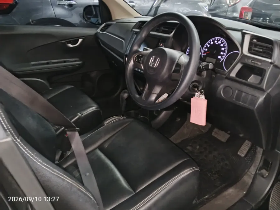Foto Mobil Bekas Kabin Depan Honda Brio 1.2 Satya E tahun 2021