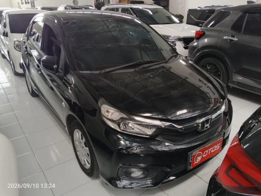 Foto Mobil Bekas Kanan Depan Honda Brio 1.2 Satya E tahun 2021