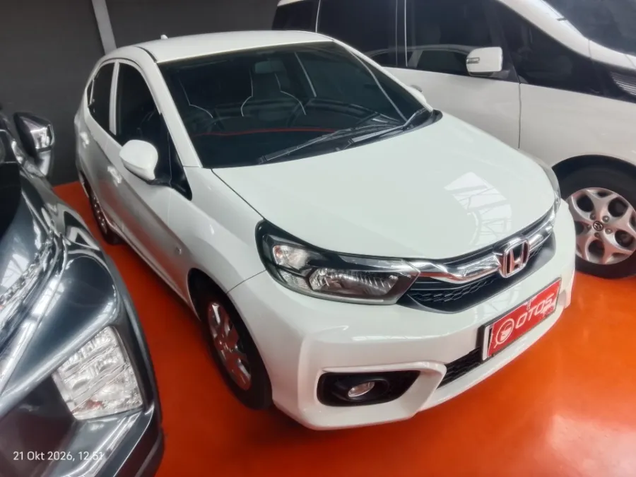 Foto Mobil Bekas Kanan Depan Honda Brio 1.2 Satya E tahun 2021