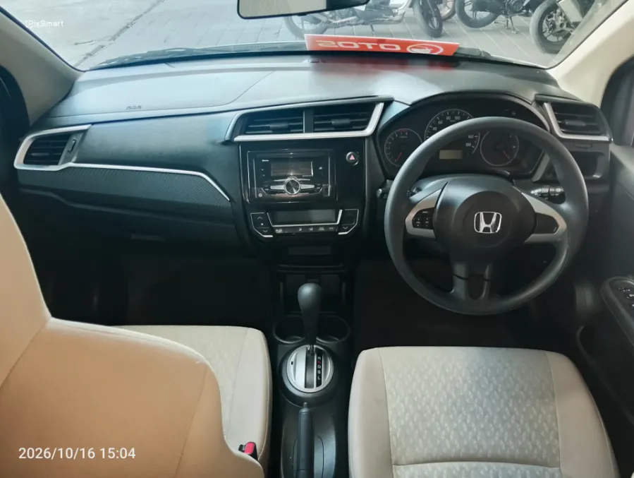 Foto Mobil Bekas Dashboard Honda Brio 1.2 Satya E tahun 2022