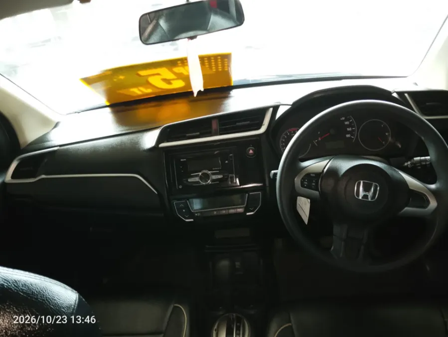 Foto Mobil Bekas Dashboard Honda Brio 1.2 Satya E tahun 2022