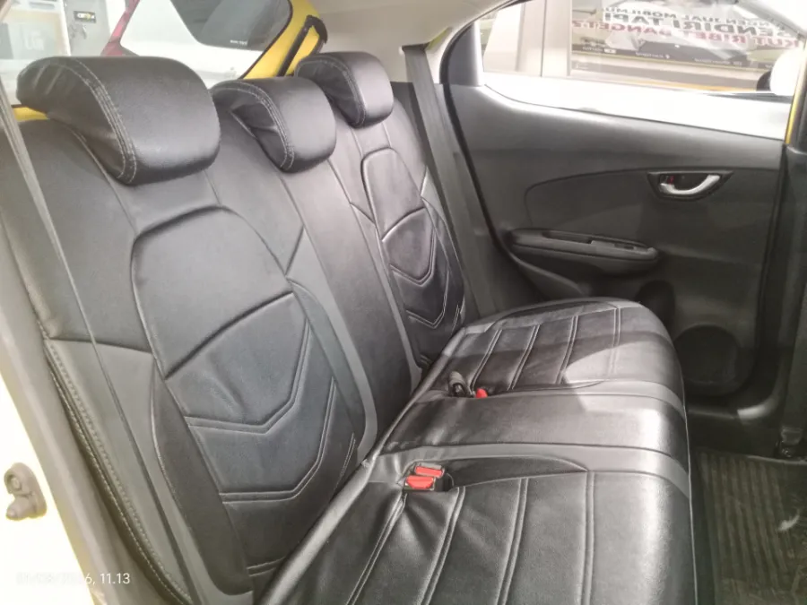 Foto Mobil Bekas Kabin Belakang Honda Brio 1.2 Satya E tahun 2022