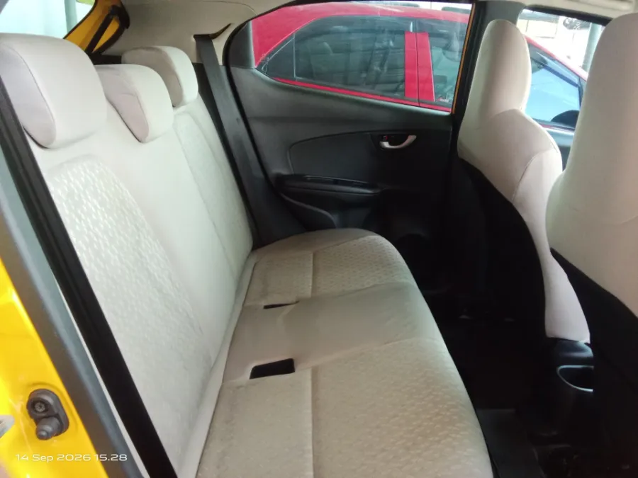 Foto Mobil Bekas Kabin Belakang Honda Brio 1.2 Satya E tahun 2022