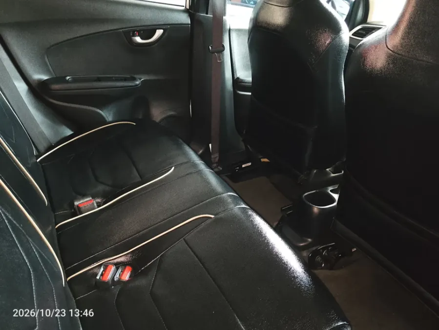 Foto Mobil Bekas Kabin Belakang Honda Brio 1.2 Satya E tahun 2022