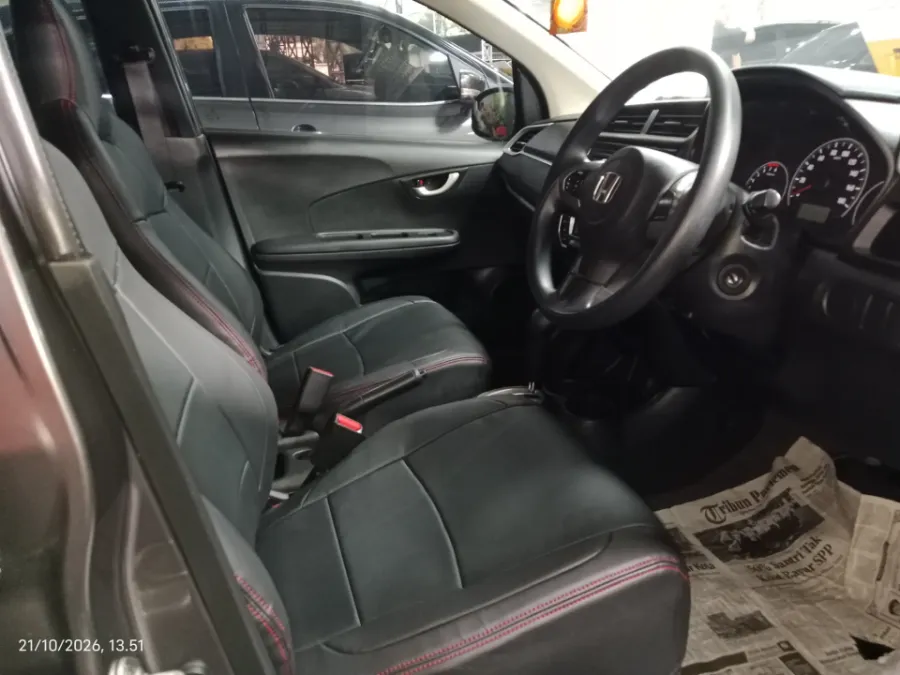Foto Mobil Bekas Kabin Depan Honda Brio 1.2 Satya E tahun 2022
