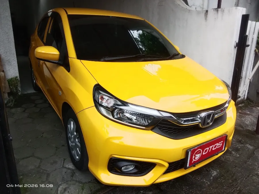 Foto Mobil Bekas Kanan Depan Honda Brio 1.2 Satya E tahun 2022