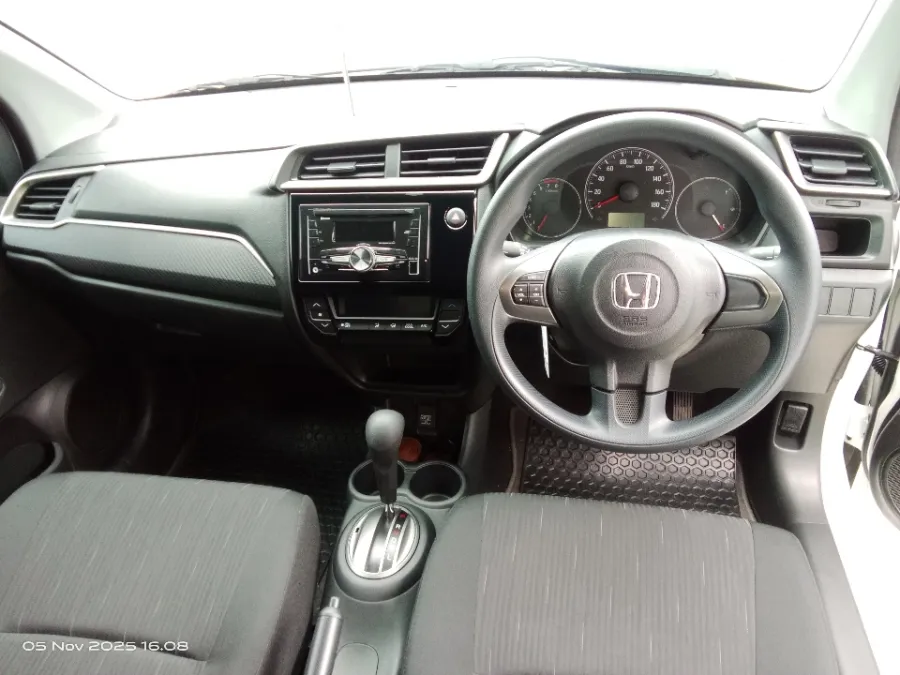 Foto Mobil Bekas Dashboard Honda Brio 1.2 Satya E tahun 2023