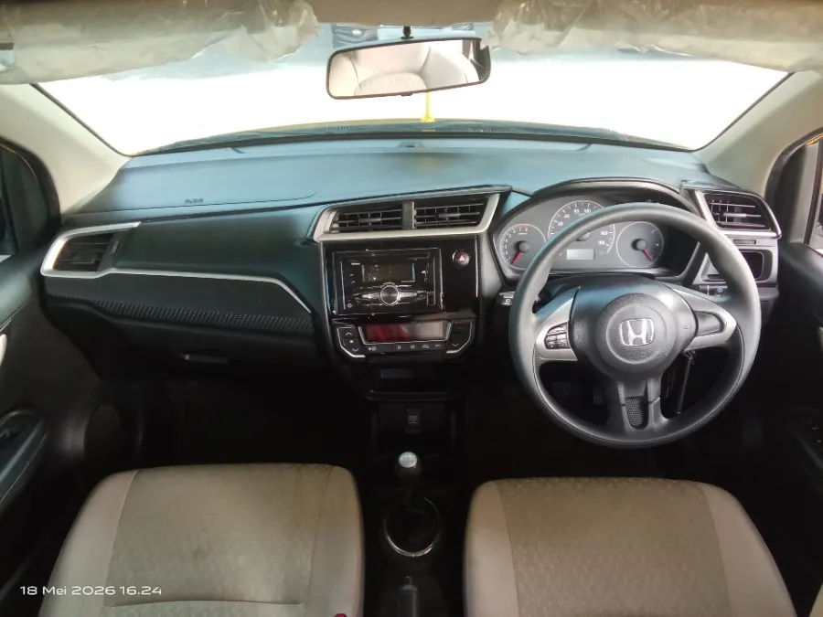 Foto Mobil Bekas Dashboard Honda Brio 1.2 Satya E tahun 2023