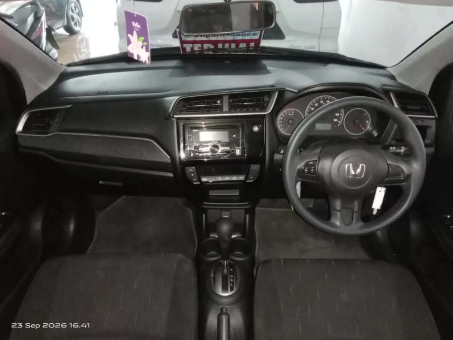Foto Mobil Bekas Dashboard Honda Brio 1.2 Satya E tahun 2023