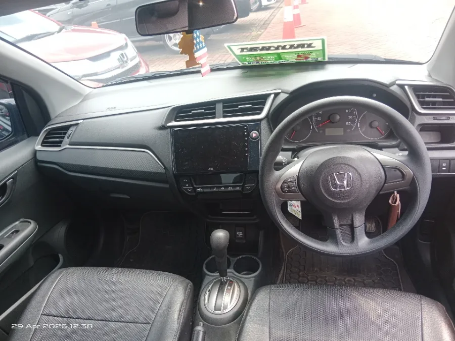 Foto Mobil Bekas Dashboard Honda Brio 1.2 Satya E tahun 2024