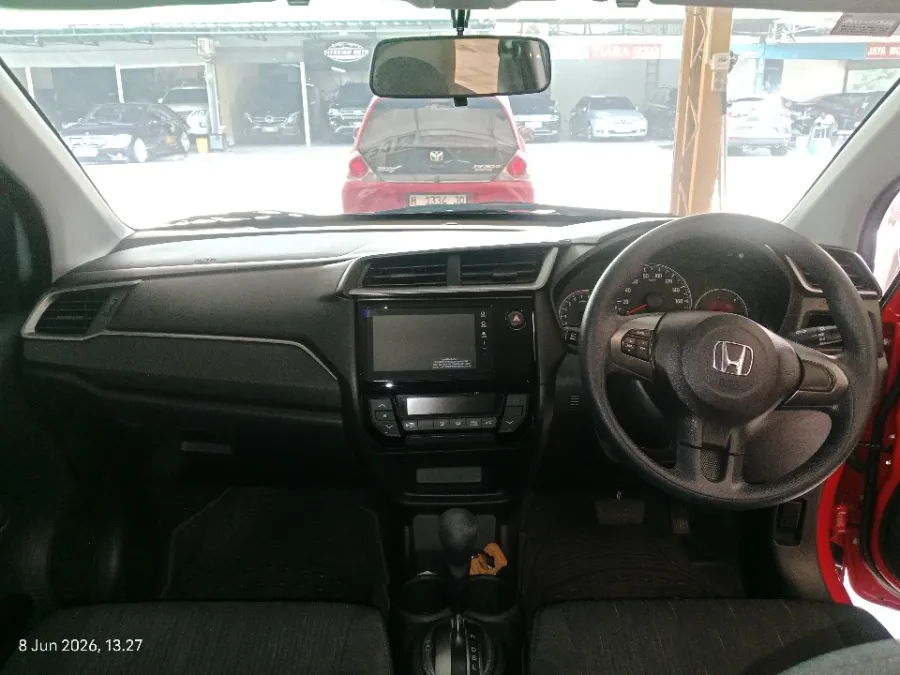 Foto Mobil Bekas Dashboard Honda Brio 1.2 Satya E tahun 2024
