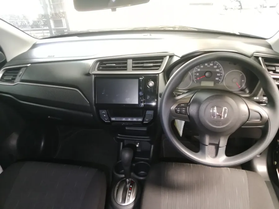 Foto Mobil Bekas Dashboard Honda Brio 1.2 Satya E tahun 2024