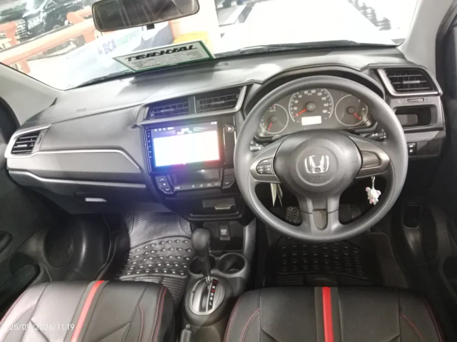 Foto Mobil Bekas Dashboard Honda Brio 1.2 Satya E tahun 2024