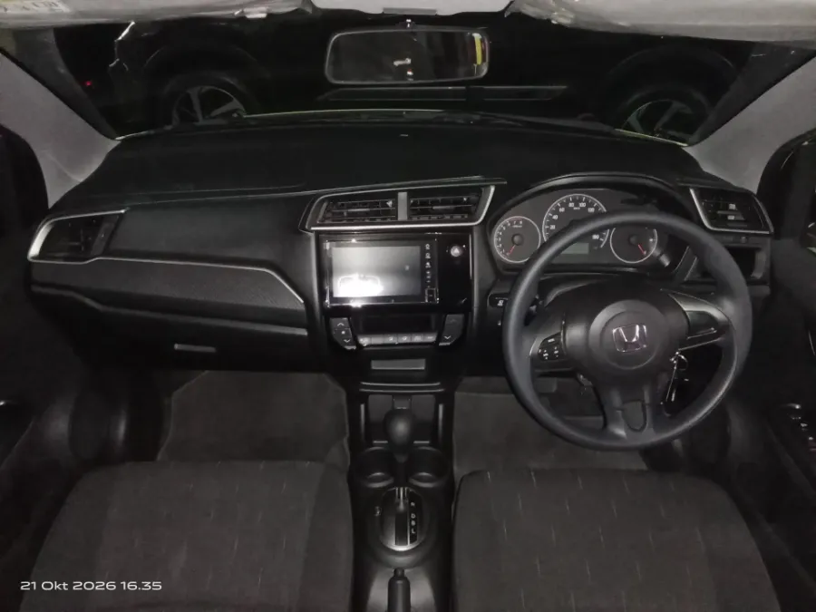 Foto Mobil Bekas Dashboard Honda Brio 1.2 Satya E tahun 2024