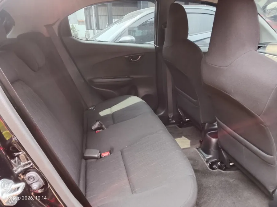 Foto Mobil Bekas Kabin Belakang Honda Brio 1.2 Satya E tahun 2024