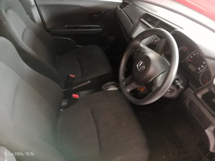Foto Mobil Bekas Kabin Depan Honda Brio 1.2 Satya E tahun 2024