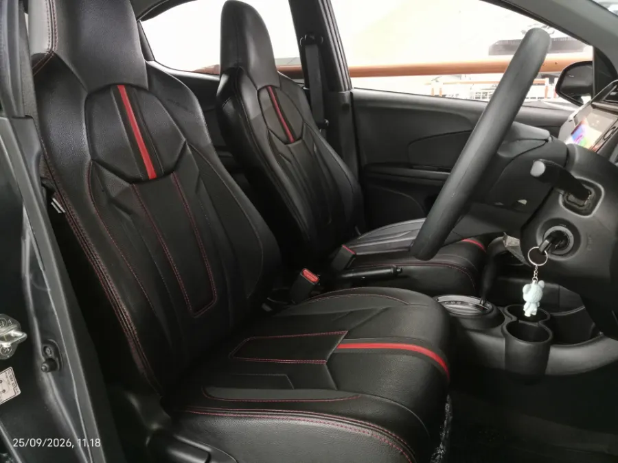 Foto Mobil Bekas Kabin Depan Honda Brio 1.2 Satya E tahun 2024