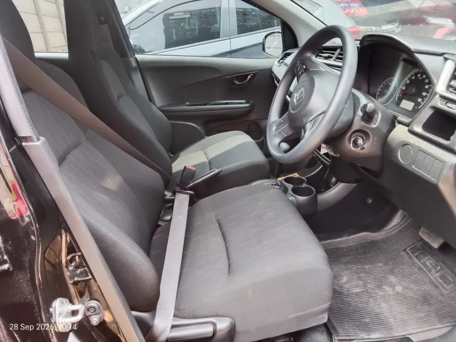 Foto Mobil Bekas Kabin Depan Honda Brio 1.2 Satya E tahun 2024