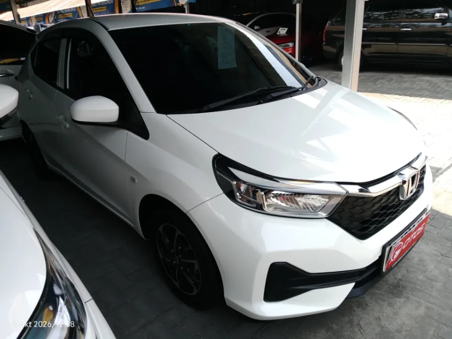 Foto Mobil Bekas Kanan Depan Honda Brio 1.2 Satya E tahun 2024