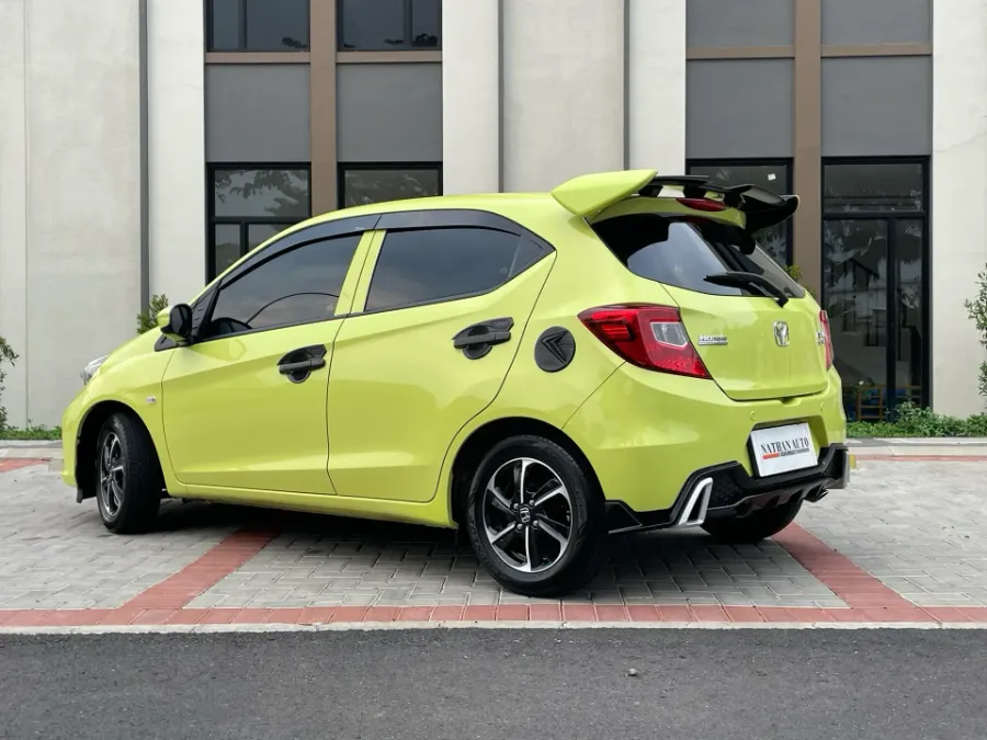 Foto Mobil Bekas Kiri Belakang Honda Brio 1.2 Satya E tahun 2024